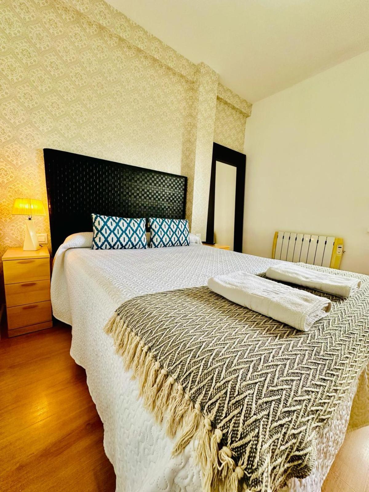 Apartamento Turistico Pizarro Мерида Екстериор снимка